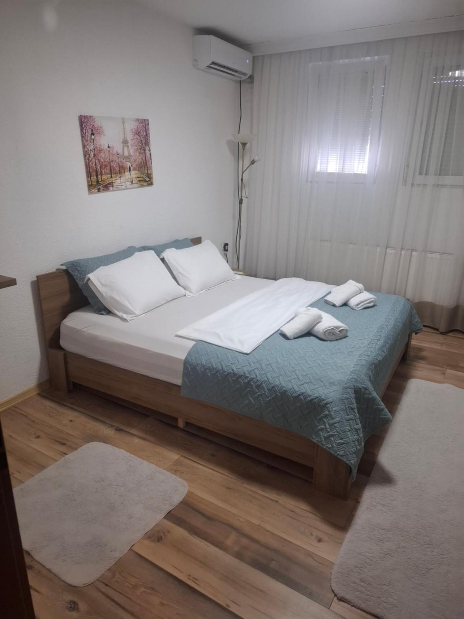 Nesi Apartmenti Pristina Exterior foto